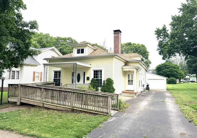 Photo 1 of Sale Pending at 104 Gilbert St, Rossville, IL 60963 | MLS# 12677663 | Listing updated on 2026-07-29