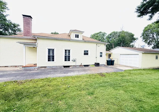 Photo 2 of Sale Pending at 104 Gilbert St, Rossville, IL 60963 | MLS# 12677663 | Listing updated on 2026-07-29