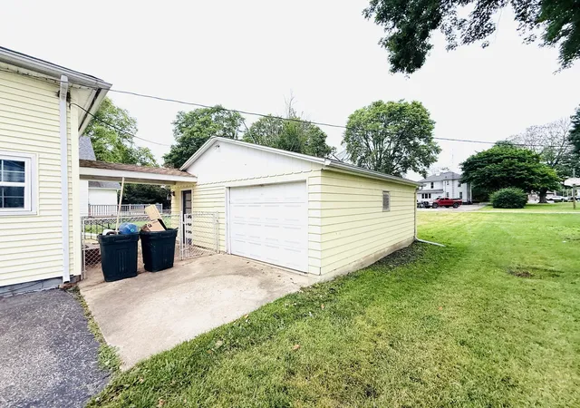 Photo 3 of Sale Pending at 104 Gilbert St, Rossville, IL 60963 | MLS# 12677663 | Listing updated on 2026-07-29