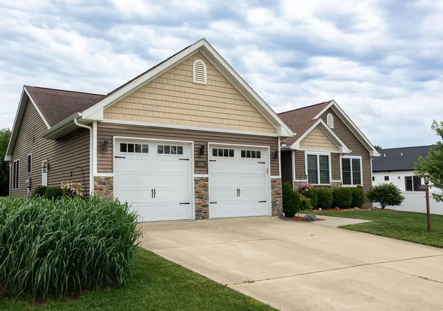 Homes for sale in Mahomet, IL | 2303 Slade Ln, Mahomet, IL 61853 | MLS# 12677664
