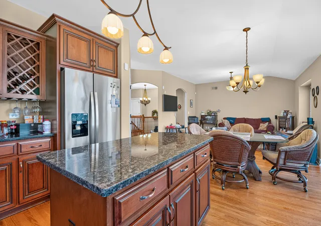 5th image of 8967 Holland Harbor Cir, Frankfort, IL 60423 | MLS# 12677667
