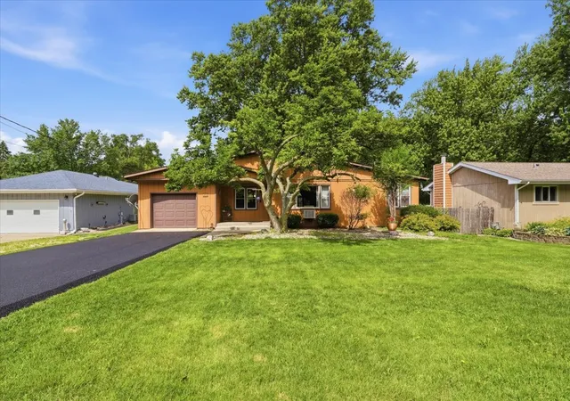 Homes for sale in Antioch, IL | 39576 N Petite Pass, Antioch, IL 60002 | MLS# 12677674