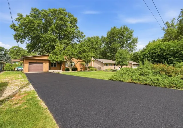 Homes for sale in Antioch, IL | 39576 N Petite Pass, Antioch, IL 60002 | MLS# 12677674