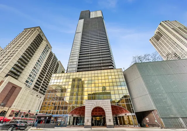 1st image of 10 E Ontario St, Chicago, IL 60611