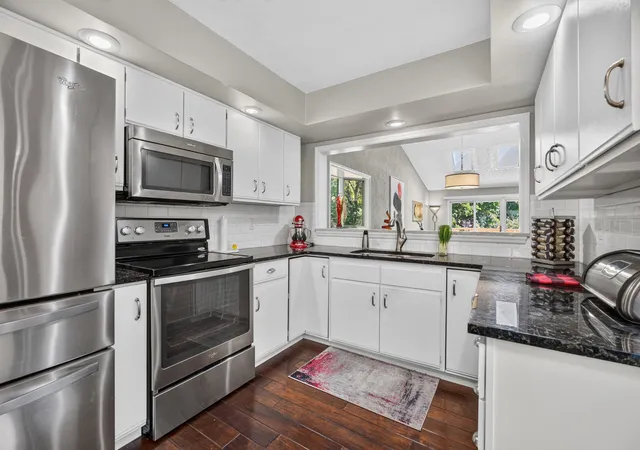 Homes for sale in East Moline, IL | 915 23Rd Ave #6, East Moline, IL 61244 | MLS# 12677716