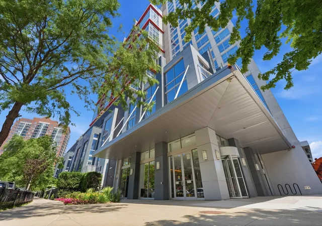 Homes for sale in Chicago, IL | 1841 S Calumet Ave, Chicago, IL 60616