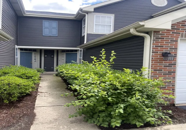 Photo 3 of Sale Pending at 2167 Lake Ridge Dr, Glendale Heights, IL 60139 | MLS# 12677740 | Listing updated on 2026-08-25