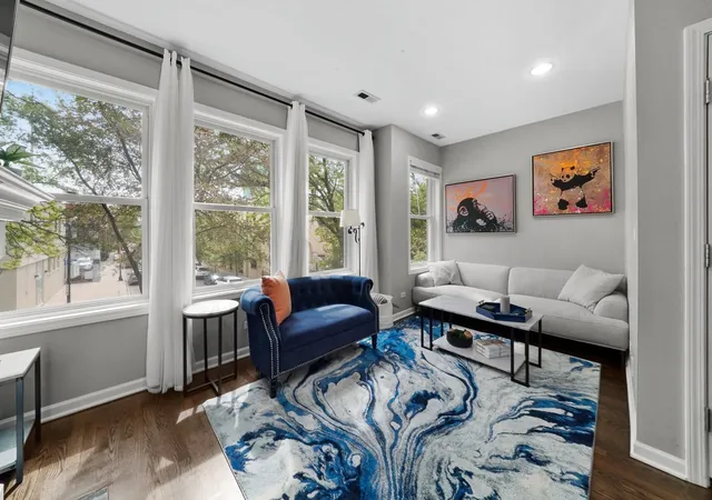 2nd image of 922 N Wood St #2, Chicago, IL 60622 | MLS# 12677762