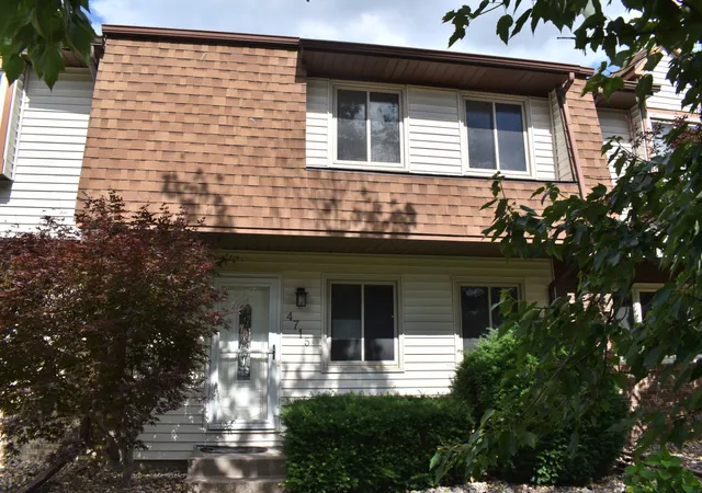 Homes for sale in East Moline, IL | 4715 11th St #9, East Moline, IL 61244 | MLS# 12677803