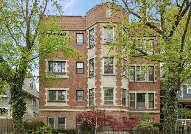 Homes for sale in Chicago, IL | 5618 S Blackstone Ave S #2, Chicago, IL 60637 | MLS# 12677805