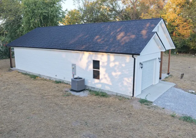 Photo 4 of Sale Pending at 322 W Franklin St, Du Quoin, IL 62832 | MLS# 12677818 | Listing updated on 2026-10-18