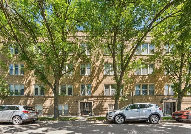 Homes for sale in Chicago, IL | 2152 W Ainslie St #D2, Chicago, IL 60625 | MLS# 12677867
