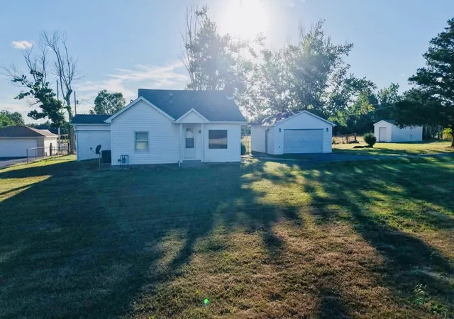 3rd image of 17695 Route 37 Hwy, Johnston City, IL 62951 | MLS# 12677888