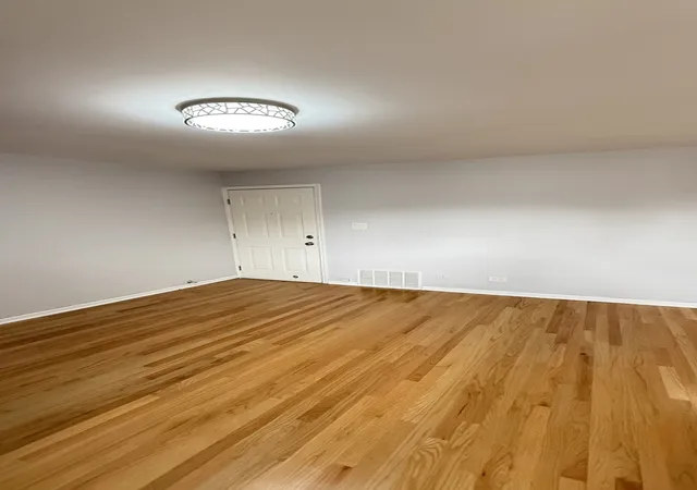 2nd image of 341 W 24th St, Chicago, IL 60616