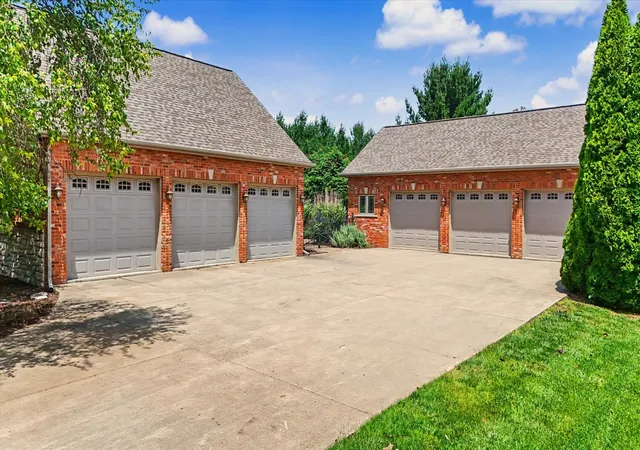 Homes for sale in Mahomet, IL | 200 Riverbend Blvd, Mahomet, IL 61853 | MLS# 12677941