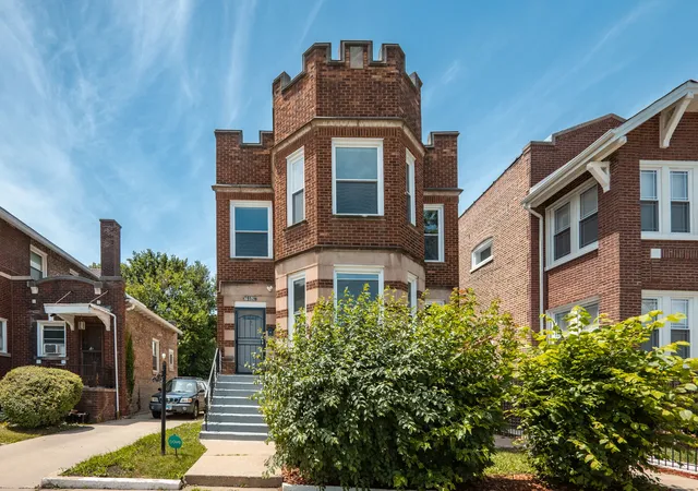 Homes for sale in Chicago, IL | 7952 S Elizabeth St, Chicago, IL 60620 | MLS# 12677945