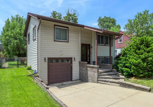 Homes for sale in Elmhurst, IL | 1326 Degener Ave, Elmhurst, IL 60126 | MLS# 12677960