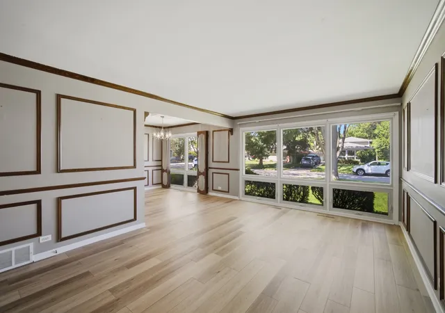 Homes for sale in Glenview, IL | 905 Long Rd, Glenview, IL 60025 | MLS# 12677975