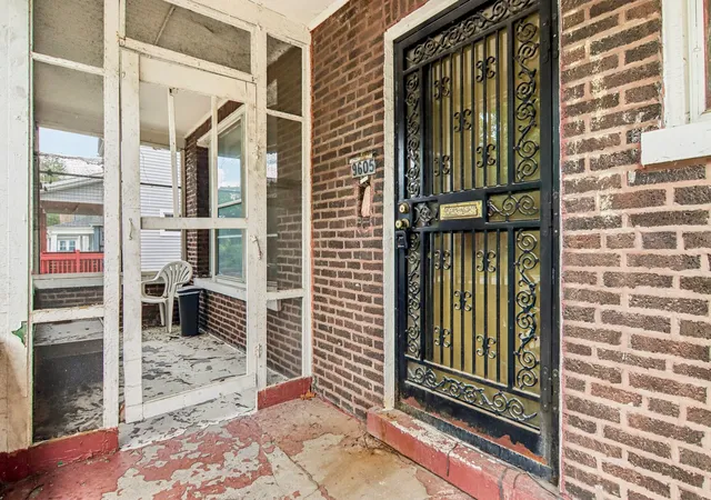 Photo 3 of Single family home for sale at 9605 S Winston Ave, Chicago, IL 60643 | MLS# 12677978 | Listing updated on 2026-10-09