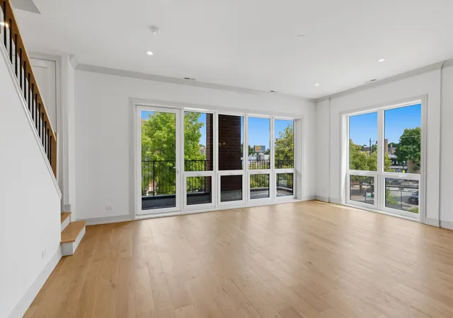 Homes for sale in Chicago, IL | 6414 N Francisco Ave #102, Chicago, IL 60645 | MLS# 12678004