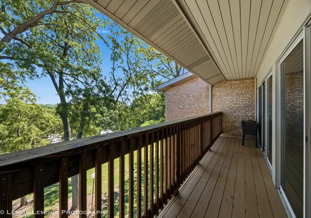 Homes for sale in Lisle, IL | 5801 Oakwood Drive, Lisle, IL 60532 | Houzeo