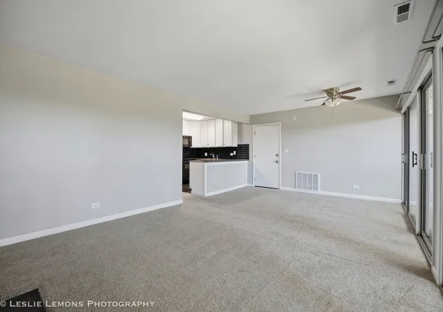 5th image of 5801 Oakwood Dr, Lisle, IL 60532