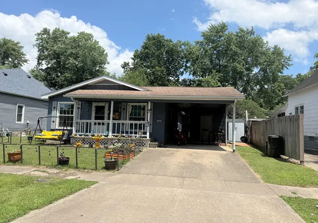 1st image of 408 N 12th St, Herrin, IL 62948 | MLS# 12678046