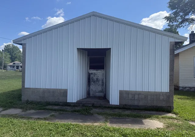 Photo 11 of Single family home for sale at 406 Church St, Zeigler, IL 62999 | MLS# 12678071 | Listing updated on 2026-08-04