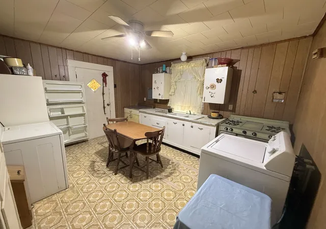 Photo 2 of Single family home for sale at 406 Church St, Zeigler, IL 62999 | MLS# 12678071 | Listing updated on 2026-08-04