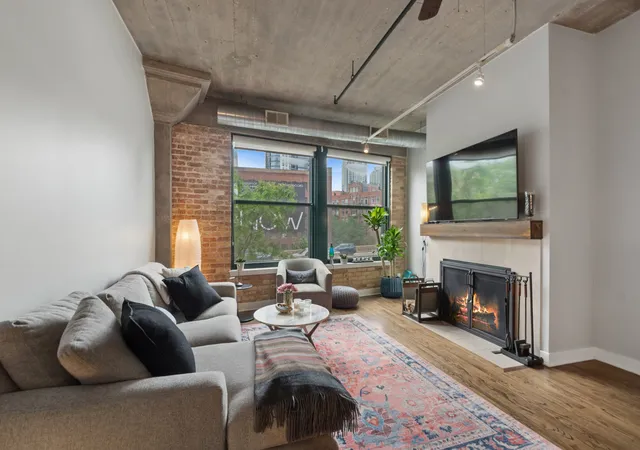 3rd image of 411 W Ontario St #312, Chicago, IL 60654 | MLS# 12678102