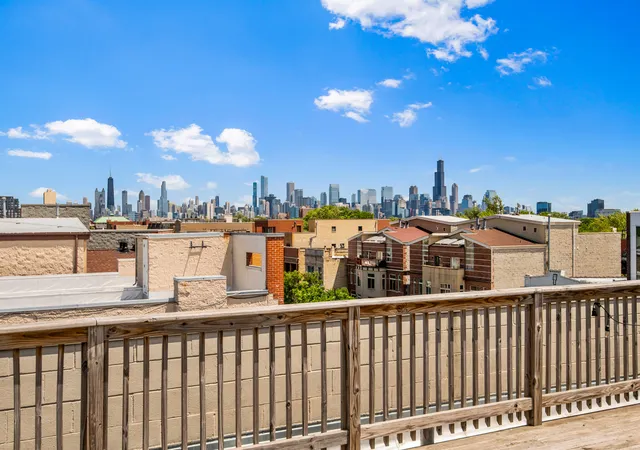 Homes for sale in Chicago, IL | 2136 W Division Street, Chicago, IL 60622 | Houzeo