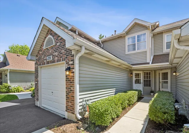 2nd image of 1375 Ridgefield Cir #1375, Carol Stream, IL 60188 | MLS# 12678127