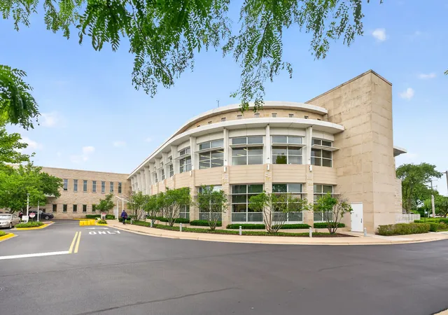 Listing Photo 2 - Condo for sale in building located at 296 N Maple Ave, Elmhurst, IL 60126