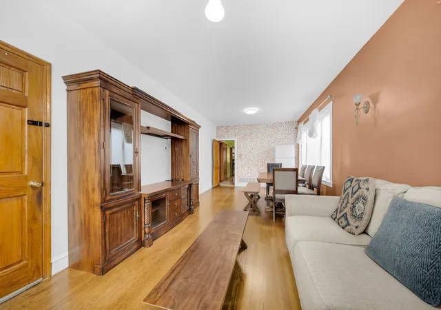 3rd image of 5741 S Sawyer Ave, Chicago, IL 60629 | MLS# 12678169