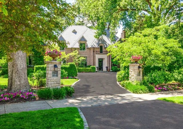 Homes for sale in Lake Forest, IL | 30 S Sheridan Rd, Lake Forest, IL 60045 | MLS# 12678184