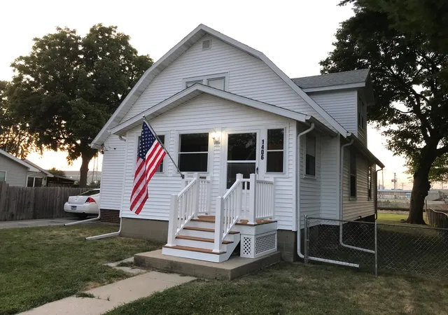 Homes for sale in Champaign, IL | 1406 W Columbia Ave, Champaign, IL 61821 | MLS# 12678254