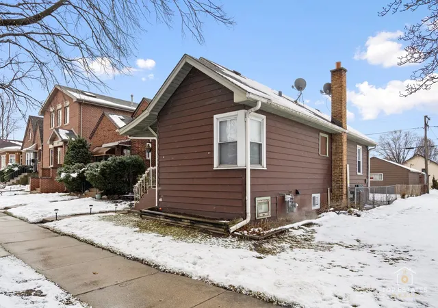 Photo 2 of Single family home for sale at 5404 S 72nd Court, Summit, IL 60501 | MLS# 12678271 | Listing updated on 2026-08-06