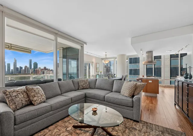 4th image of 340 E Randolph St #907, Chicago, IL 60601 | MLS# 12678272