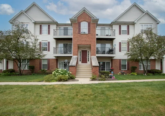 Homes for sale in Wheeling, IL | 680 Mill Cir #203, Wheeling, IL 60090 | MLS# 12678273