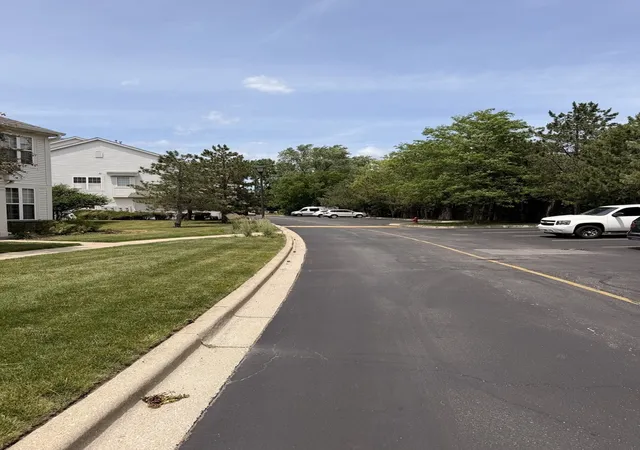 Homes for sale in Wheeling, IL | 680 Mill Cir #203, Wheeling, IL 60090 | MLS# 12678273