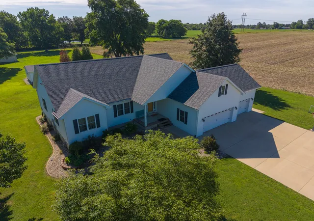 Homes for sale in Woodlawn, IL | 112 Pheasant Run, Woodlawn, IL 62898 | MLS# 12678318