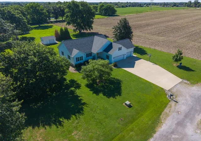 Homes for sale in Woodlawn, IL | 112 Pheasant Run, Woodlawn, IL 62898 | MLS# 12678318