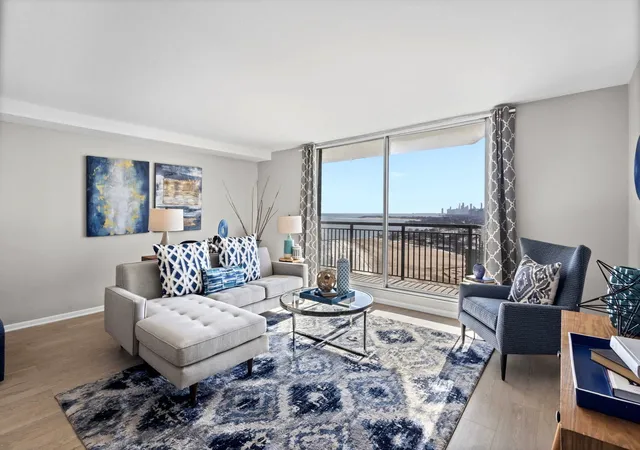 3rd image of 6007 N Sheridan Rd #23G, Chicago, IL 60660 | MLS# 12678350