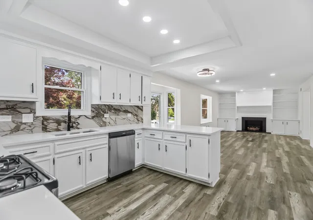 5th image of 2490 Lakeside Dr, Aurora, IL 60504 | MLS# 12678352