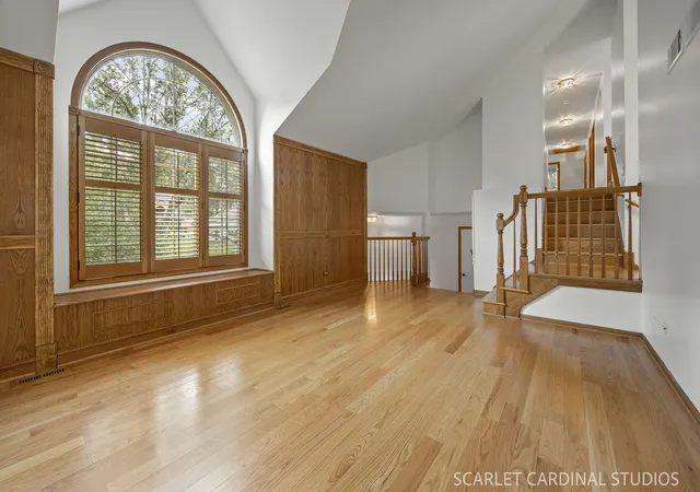 Photo 4 of Single family home for sale at 209 Glenwood Ave, Willow Springs, IL 60480 | MLS# 12678357 | Listing updated on 2026-10-02