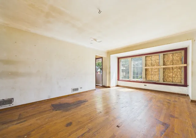 Homes for sale in Chicago, IL | 5208 S Long Ave, Chicago, IL 60638 | MLS# 12678375