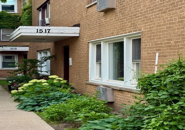 Homes for sale in Chicago, IL | 1517 W Lunt Ave #2A, Chicago, IL 60626 | MLS# 12678378
