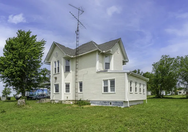 Homes for sale in Cornell, IL | 24501 N 1300 East Rd, Cornell, IL 61319 | MLS# 12678467