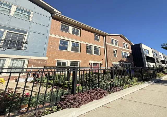 2nd image of 3232 S Shields Ave, Chicago, IL 60616 | MLS# 12678488