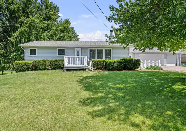 Photo 3 of Single family home for sale at 507 W Main St, Reynolds, IL 61279 | MLS# 12678491 | Listing updated on 2026-10-05